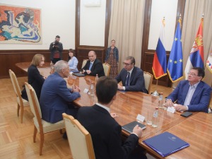 Вучић са Боцан-Харченком: Србија наставља да води политику мира и сарадње