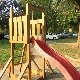 Ко је одговоран што је на дечјем игралишту љуљашка пала на главу мајци с дететом у наручју