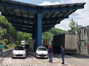 Вучић и Петковић: Бићемо уз Србе на северу КиМ, они не желе пререгистрацију возила