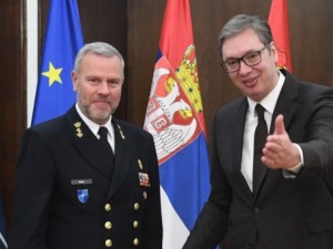 Вучић са Бауером: Важно избећи даље ескалације на КиМ