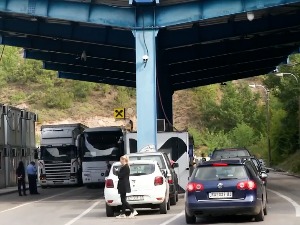 Од поноћи нове мере Приштине за пререгистрацију возила
