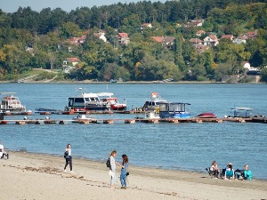 Први новембарски дан готово као летњи, температура до 28 степени