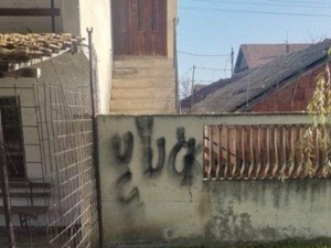 Канцеларија за КиМ: Исписан натпис УЧК на породичној кући у селу Суви До