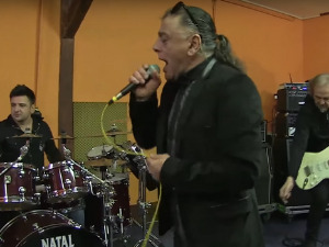 Звучни зид - Парни Ваљак 