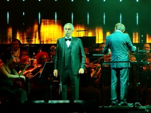 После Београда, Андреа Бочели поново са Симфонијским оркестром РТС-а у Абу Дабију