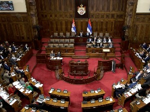 Посланици изгласали ребаланс буџета, усвојени и закони о помоћи младима, повећању пензија и зајмовима