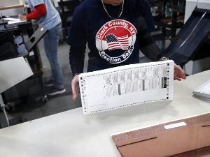 Аризона и Невада држе кључ победе у Сенату, републикaнци близу већине у Прeдставничком дому