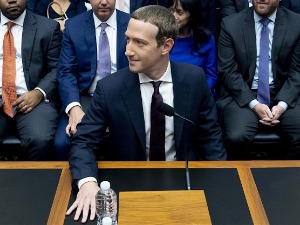 Фејсбук Марка Закерберга, одбрана или последњи дани