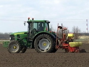 Држава дели 3.600 заштитних рамова за тракторе, ко може да конкурише