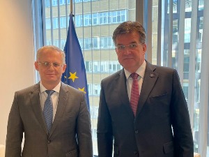 Лајчак са Бисљимијем о таблицама: Хитно пронаћи решење