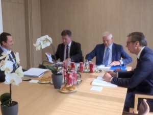 Борељ у понедељак са Вучићем и Куртијем