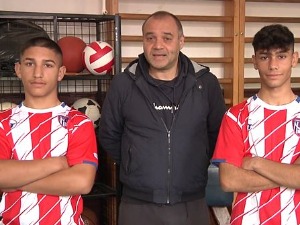 Романипен: Бисери из блата