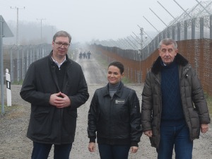 Вучић: Укинуте слободне визе за четири земље; Новак: Мигранти све агресивнији