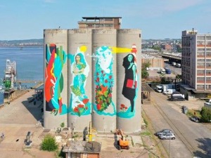 Образовно огледало: Приче са зидова