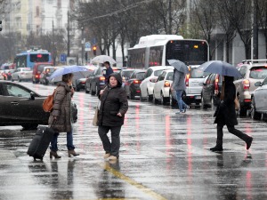 Наоблачење с кишом, температура до 13 степени