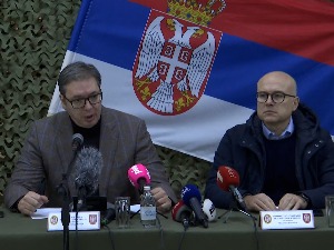 Вучић: Барикаде ће бити уклоњене, али неповерење остаје