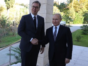 Путин честитао Вучићу празнике: Надам се даљој сарадњи у корист два братска народа