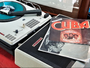 	Игла на винилу - Joni James 