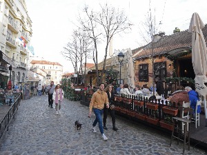 Пролећни први јануар, топло и наредних дана