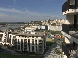 Отплата и ренте и рате за стан захтева финансијску акробацију – шта је ипак исплативије