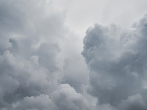 Магловито, али топлије време у петак