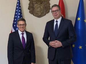 Поруке из Београда дан после посете Дерека Шолеа