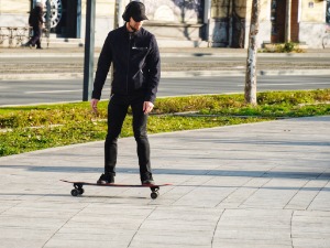 Претежно облачно и мало хладније, после подне разведравање