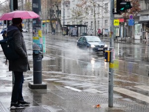 Хладно и ветровито, местимично са кишом, на планинама снег