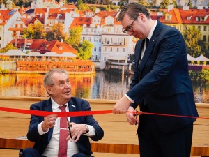 Вучић и Земан отворили обновљени Чешки дом у Београду