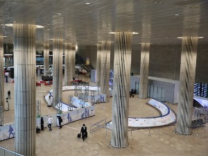 Оставили бебу на аеродрому у Тел Авиву јер за њу нису купили карту за лет