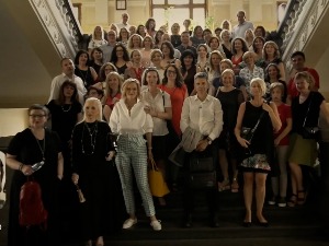 „Тридесет година матуре“ – како су срушени снови једног београдског разреда