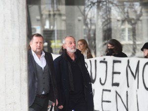 Алексићев адвокат новчано кажњен и удаљен из суднице, суђење одложено за 11. април