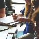 Млади и посао – није довољно засукати рукаве и нанизати десетке, цене се и "меке вештине"