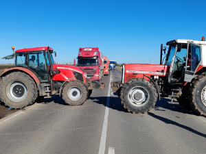 Четврти дан протеста пољопривредника, блокиране саобраћајнице и улази у Рафинерију