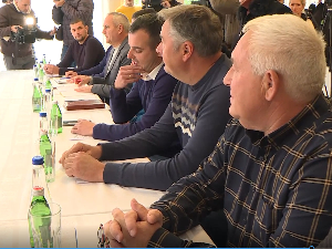 Премијерка Брнабић састала се са пољопривредницима у Кисачу