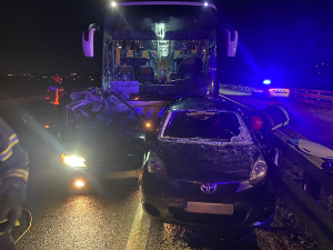 Судар три путничка возила и аутобуса код Крагујевца – једна особа погинула, осморо повређених