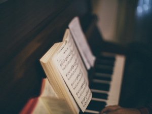 Вокални сат