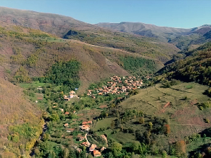 По чему је препознатљив традиционалан начин градње кућа у Топлом Долу