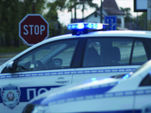 Жена скочила кроз прозор у Бачкој Паланци, ухапшен мушкарац због сумње да ју је злостављао