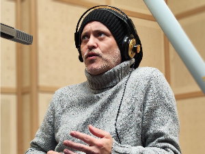 Слушај 'вамо!