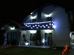 Зашто се треба фотографисати испред једне куће у Лозници