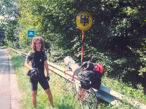 Пут без путовања: Душан Милојков – хуманитарац и путописац на бициклу