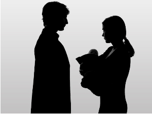 Сурогат мајчинство у Србији кривично дело – неки парови продају станове како би у иностранству постали родитељи