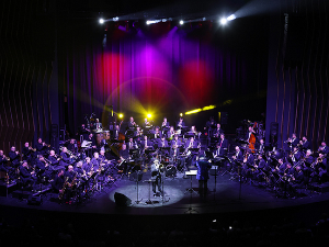 Празнични музички програм (1. део)   