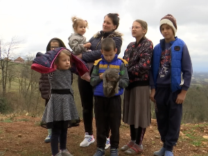 Драгана и Иван са седморо деце уз помоћ хуманих људи уселили се у реновирану кућу