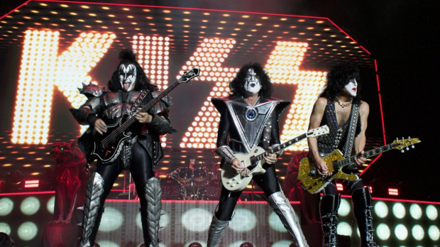 Kiss, The Supremes, AC/DC, Други начин, Индекси, Про Арте...