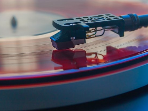 Грамофонија – Клавирске минијатуре Беджиха Сметане