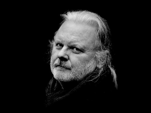 Јун Фосе: Друго име