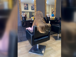 Осмогодишња Викторија из Ужица одсекла косу и донирала за перику девојчици оболелој од рака