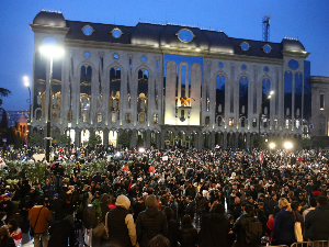 Демонстранти у Тбилисију славе, приведени на протестима пуштени на слободу